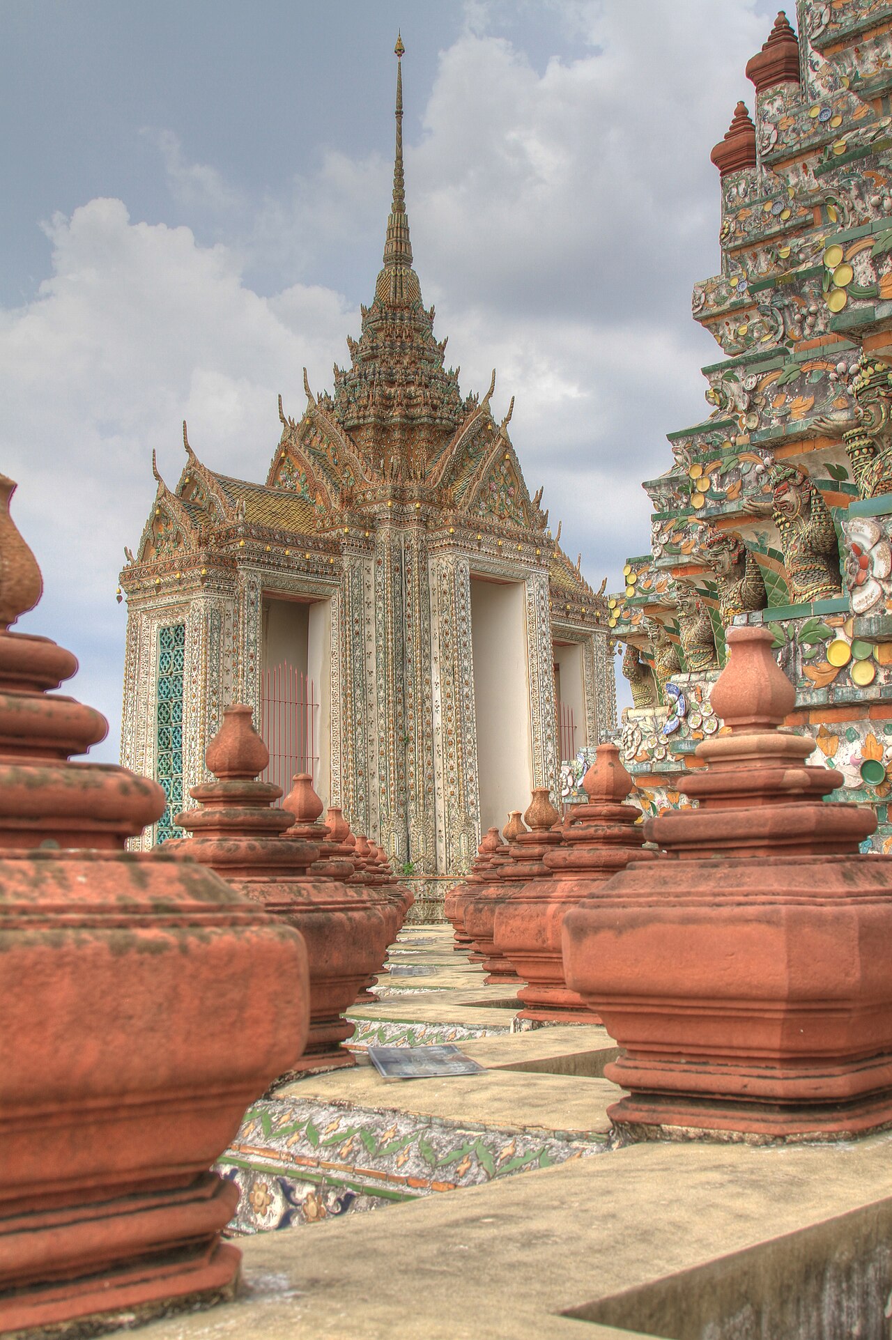 Wat Arun (Temple of Dawn)