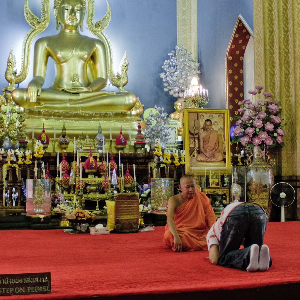 Wat Benchamabophit (The Marble Temple)