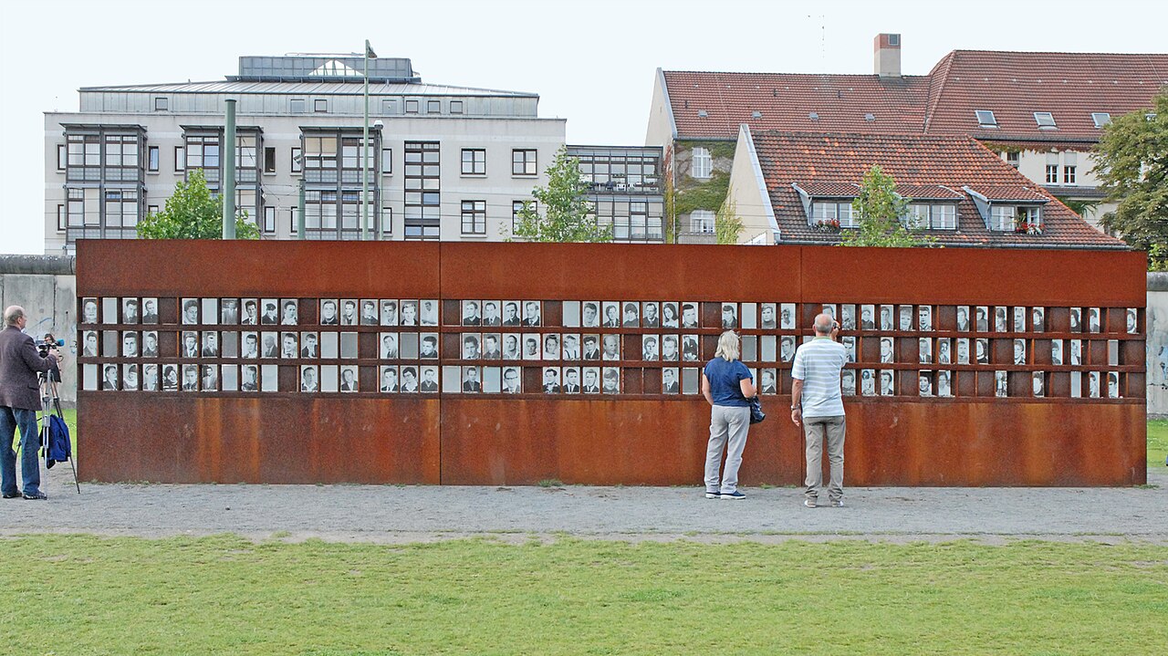 Berlin Wall Memorial (Gedenkstätte Berliner Mauer)