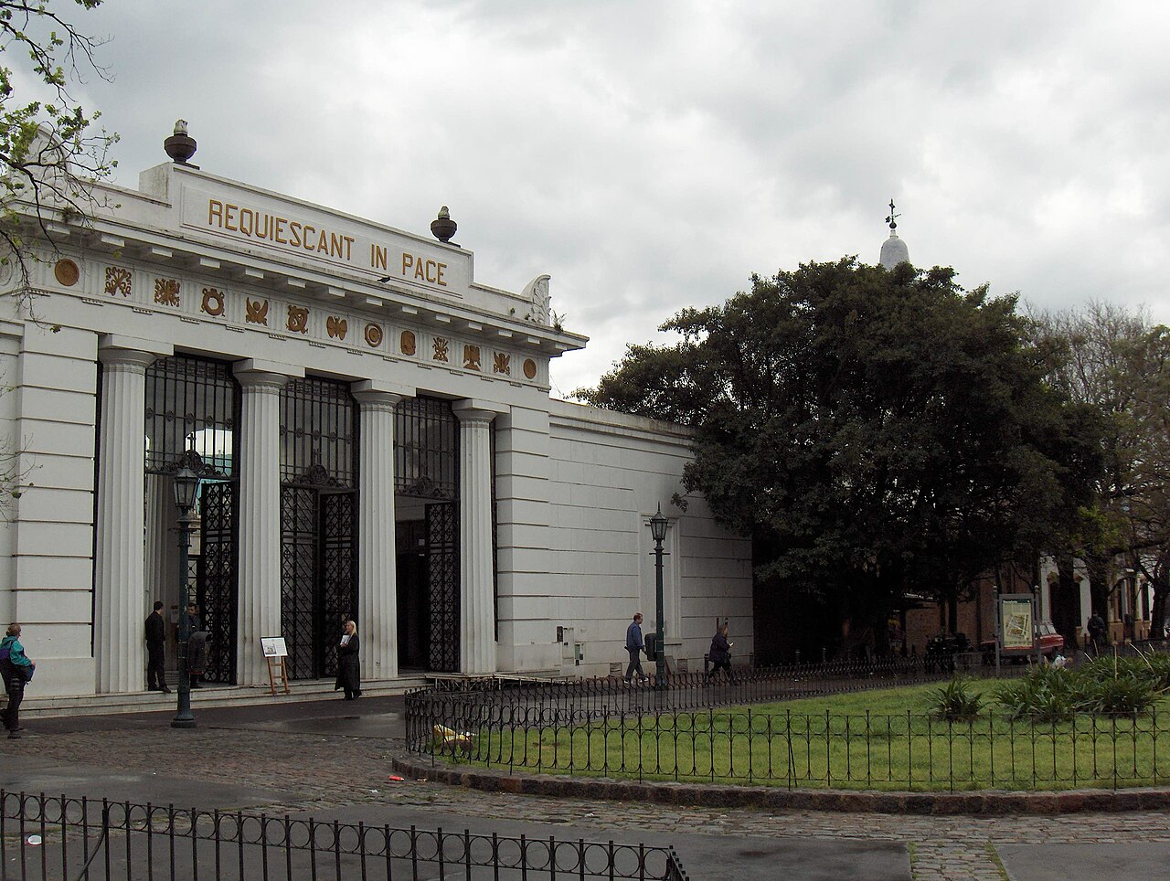 Recoleta Cemetery (Cementerio de la Recoleta)