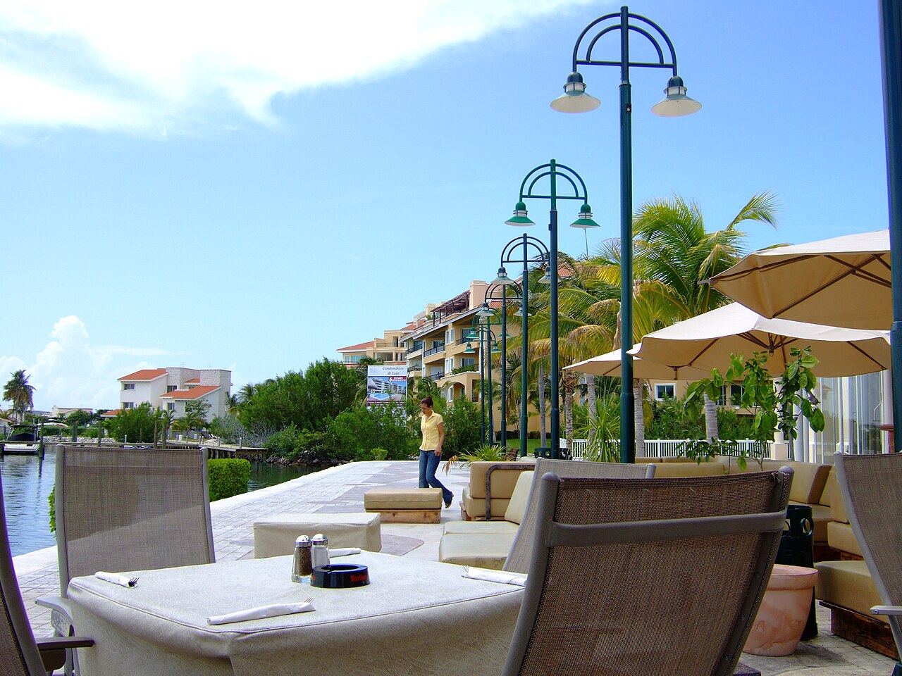 La Isla Shopping Village Market Stalls