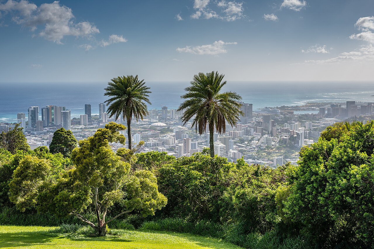 Tantalus Lookout - Puu Ualakaa State Park