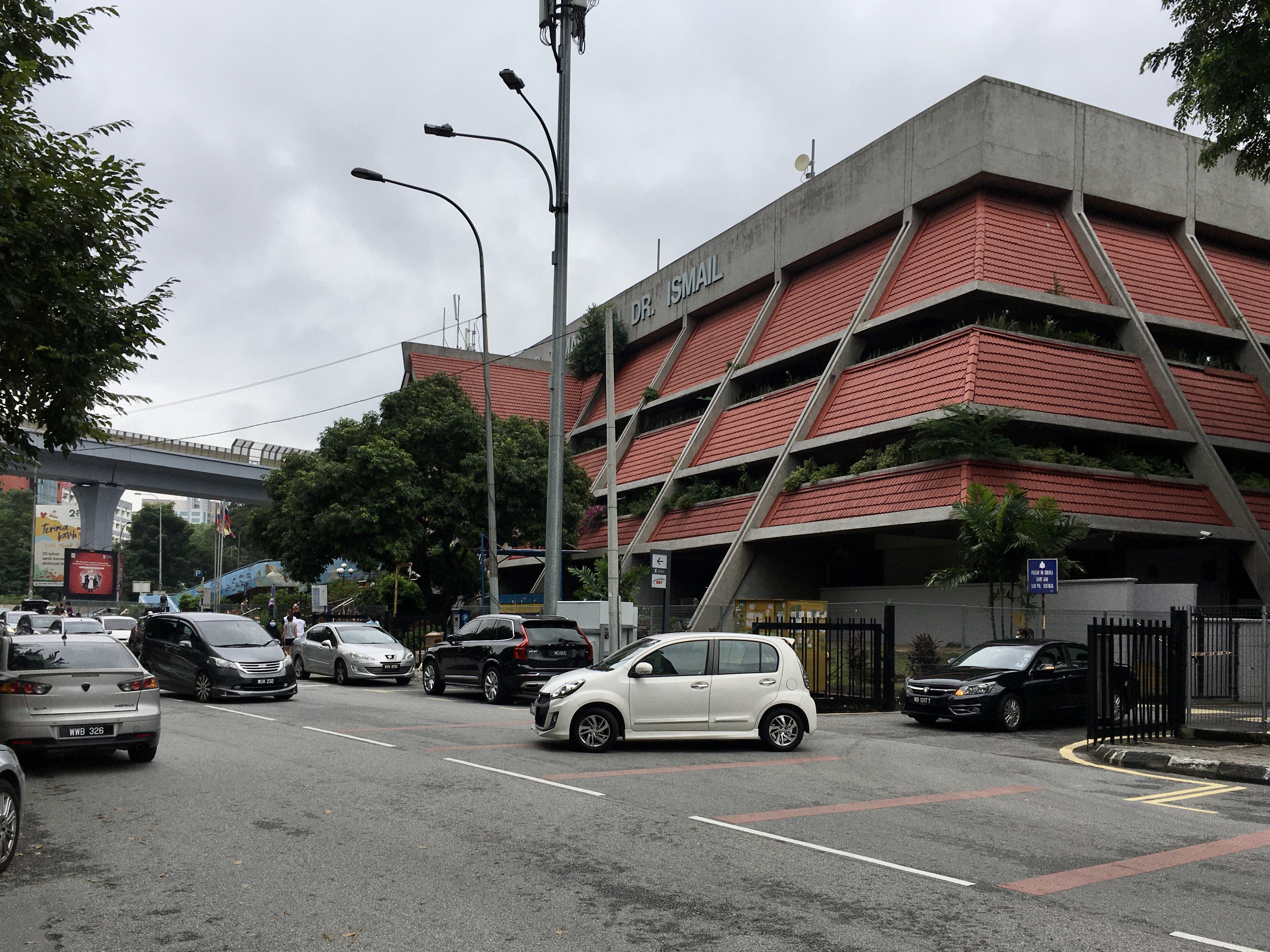 Taman Tun Dr Ismail (TTDI) Market