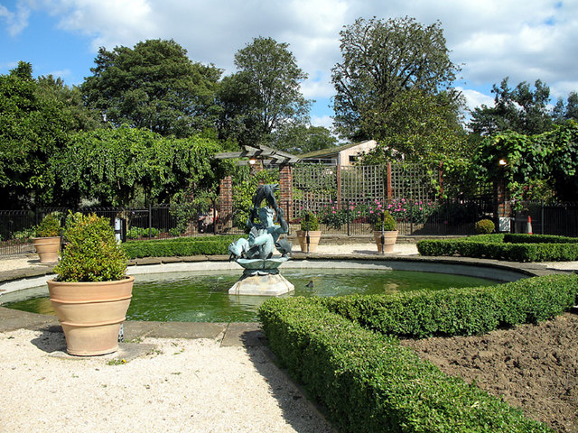 Golders Hill Park