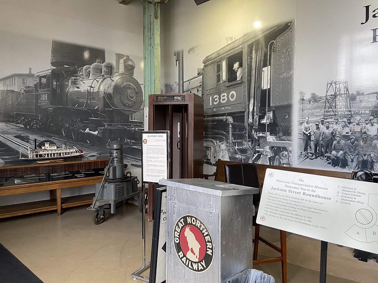 Minnesota Transportation Museum (Jackson Street Roundhouse)
